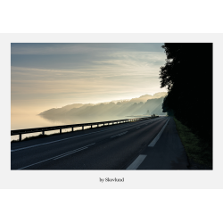 Morgendis over Ib�k i Vejle med bl�de farver og stille stemning i det tidlige morgenlys.