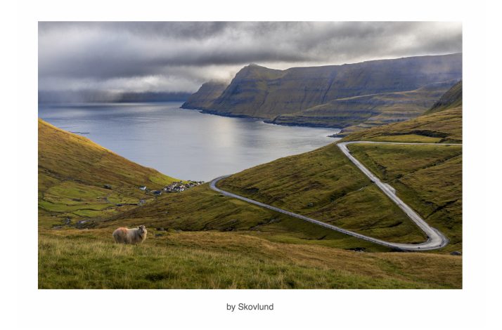 Mellem fjord og himmel